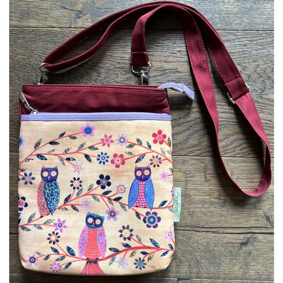 Sascalia Owl Crossbody Bag~ Tote Handbag Attached Wallet Flowers Red Coyne's - Picture 1 of 7